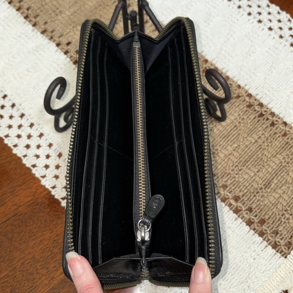 NWOT Coach Bandana Rivets Studded Black Pebbled Leather Accordion Wallet - Picture 10 of 14